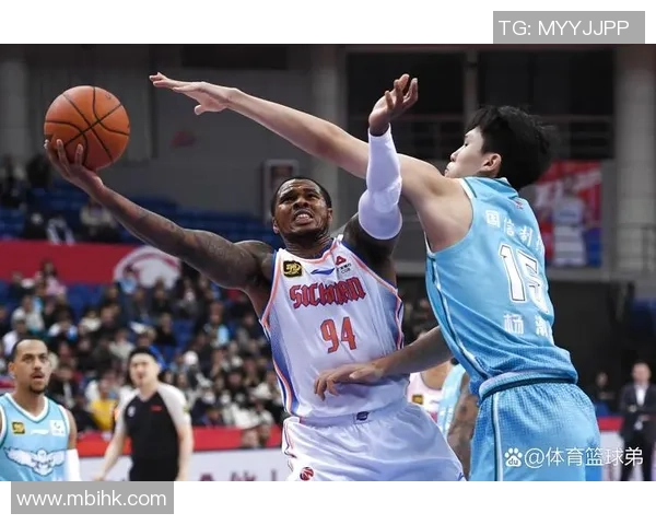 杨瀚森在G联盟展现进攻核心能力NBA环境限制其全面发挥